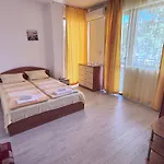 Family Friends 4* פרימורסקו