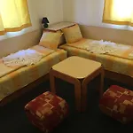 בית הארחה Family Friends 4*