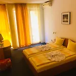 בית הארחה Family Friends פרימורסקו