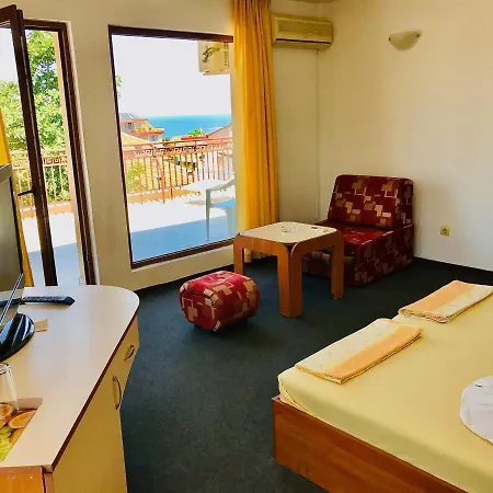 Family Friends Vendégház 4*