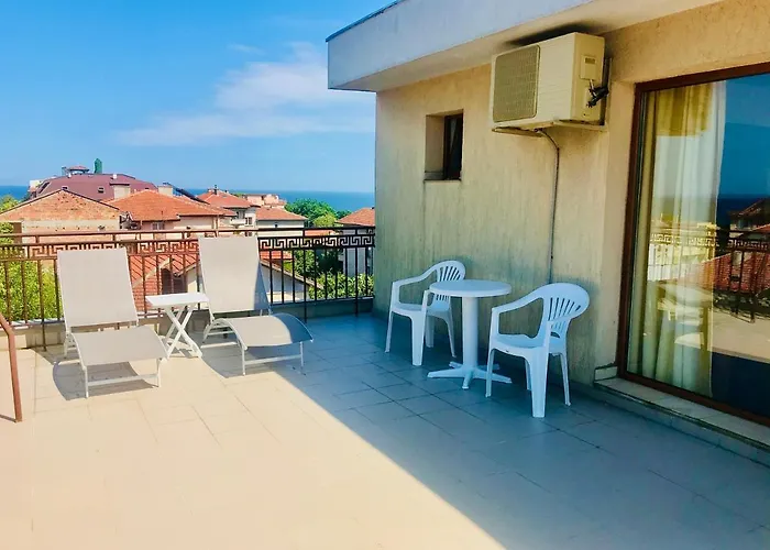 Family Friends בית הארחה פרימורסקו