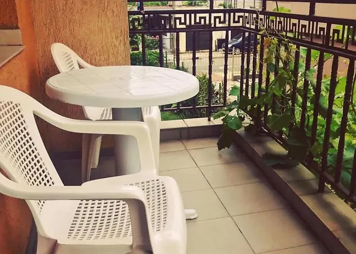 בית הארחה Family Friends 4*